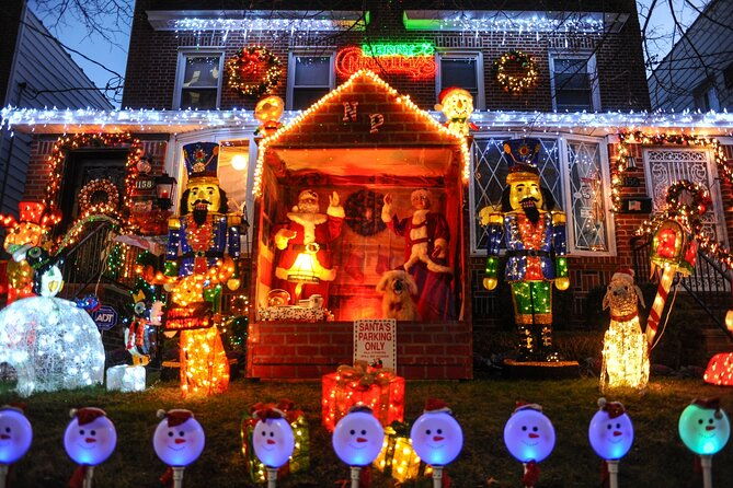 dyker-heights-christmas-lights-tour-from-times-square
