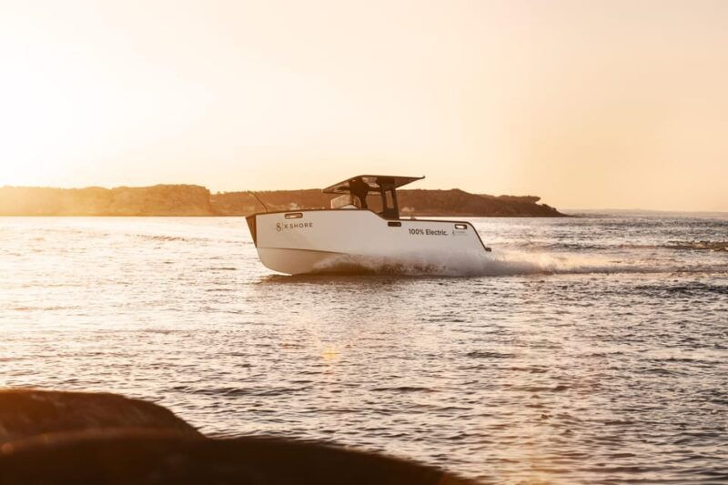 electric-boat-family-tour