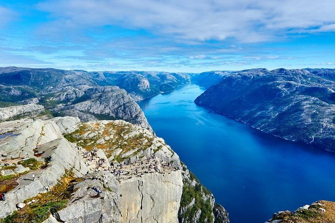 experience-the-magnificent-lysefjord-pulpit-rock-join-in-tour-from-stavanger