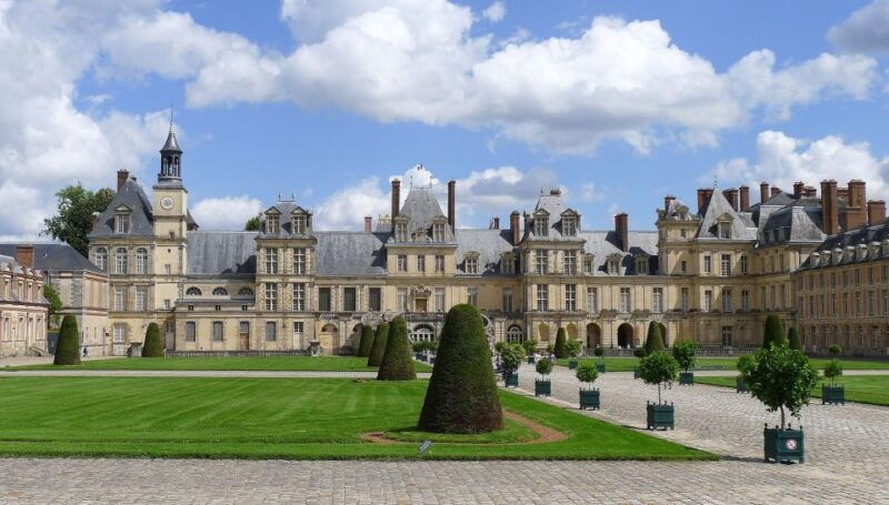 fontainebleau-palace-private-guided-tour-with-ticket