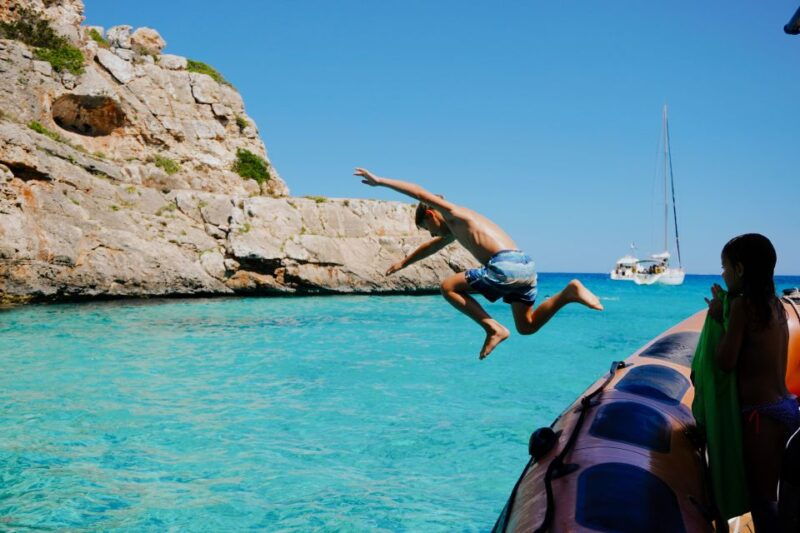 from-cala-figuera-boat-tour-to-cala-marmols-calo-de-moro