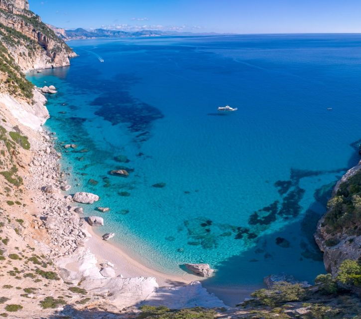 from-cala-gonone-orosei-gulf-cruise-with-stops