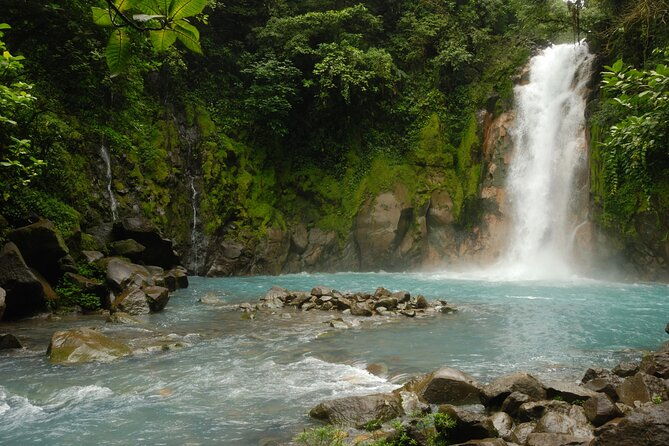 from-la-fortuna-rio-celeste-waterfall-swimming-pool-and-lunch