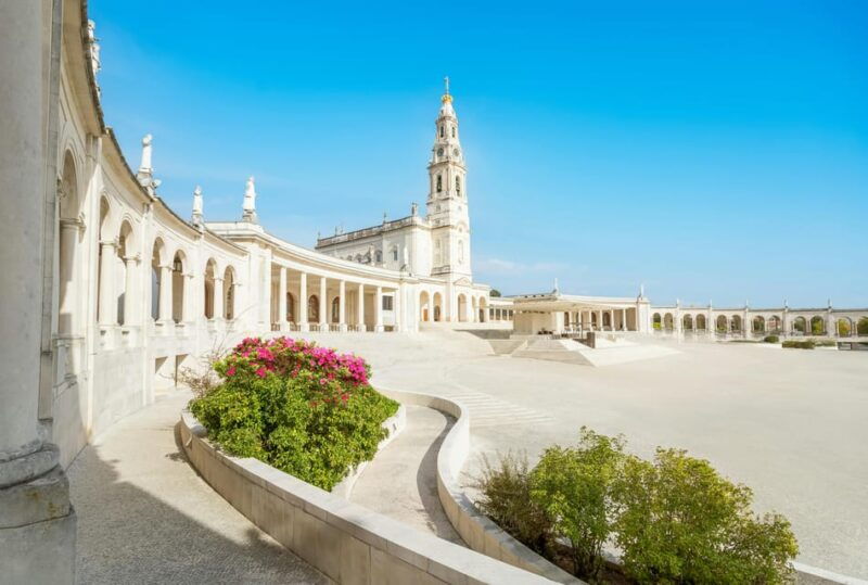 from-lisbon-fatima-nazare-obidos-with-a-local-guide