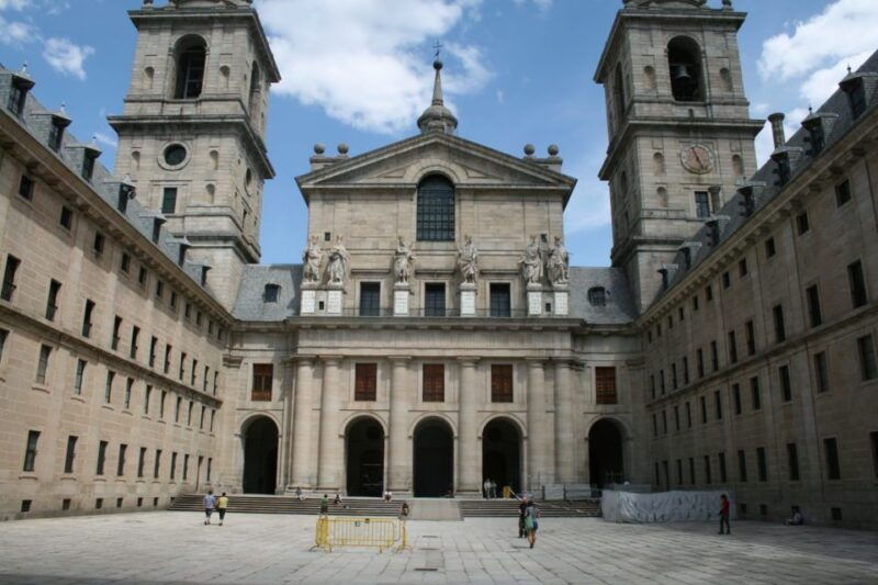 from-madrid-el-escorial-valley-of-the-fallen-city-tour