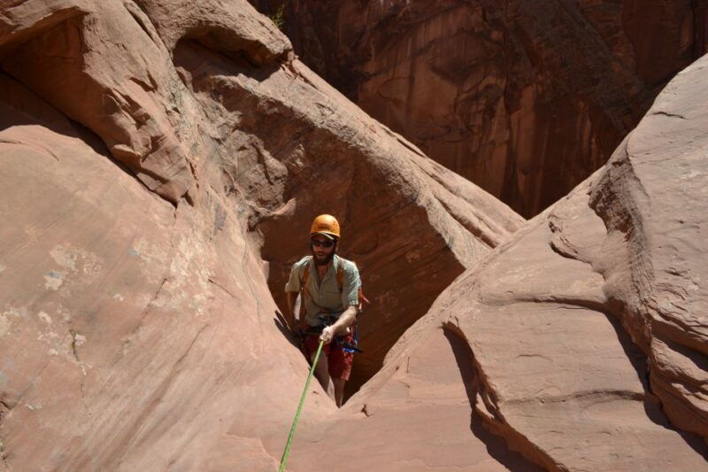 from-moab-half-day-zig-zag-canyon-canyoneering-experience