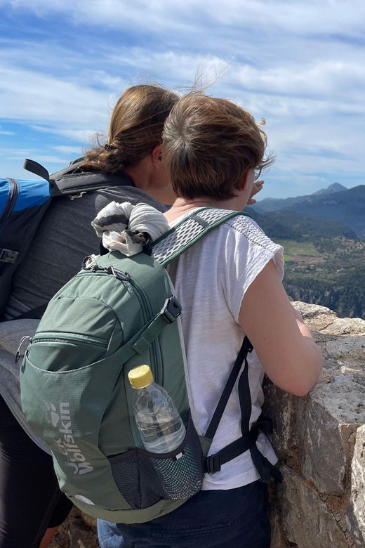 from-palma-sierra-de-tramuntana-hiking-with-small-picnic
