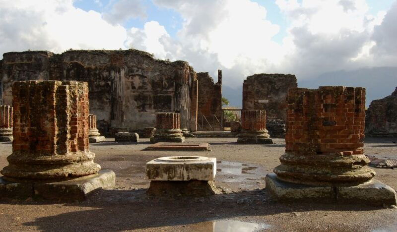 from-sorrento-herculaneum-and-pompeii-group-excursion