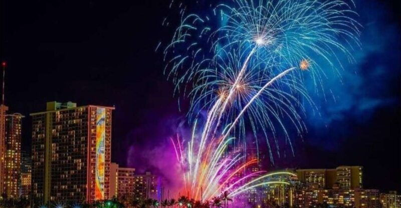 from-waikiki-beach-friday-night-fireworks-sailing-trip
