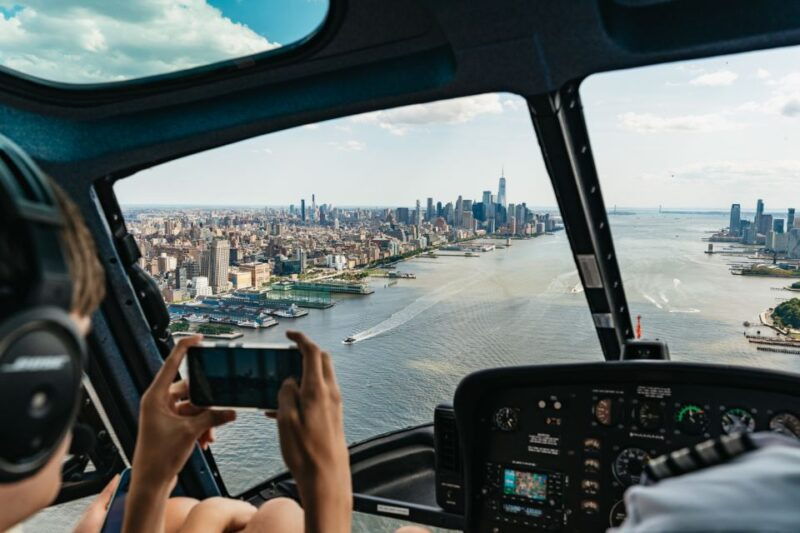 from-westchester-private-nyc-helicopter-tour-for-2-6-people