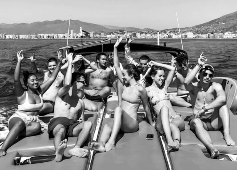 fuengirola-dolphin-watching-by-yacht-with-snacks-and-drinks