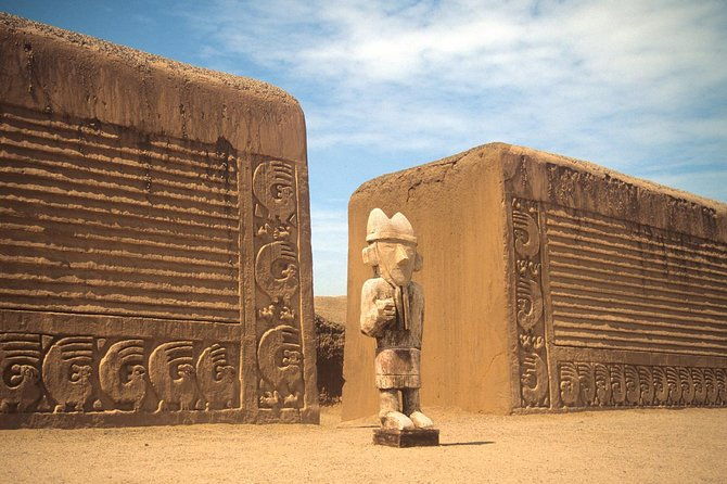 full-day-moon-and-sun-temple-chan-chan-from-trujillo