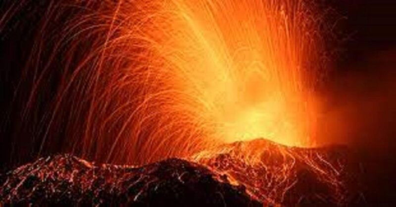 full-day-tour-of-panarea-and-stromboli-by-night-with-aperitif