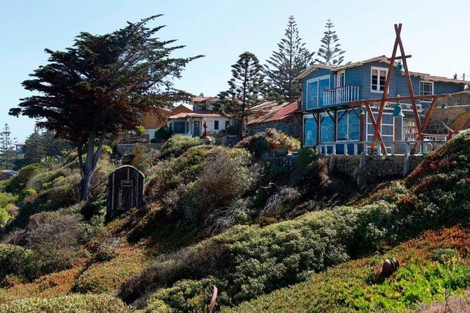 full-day-trip-to-isla-negra-pomaire-undurraga-vineyard-small-group