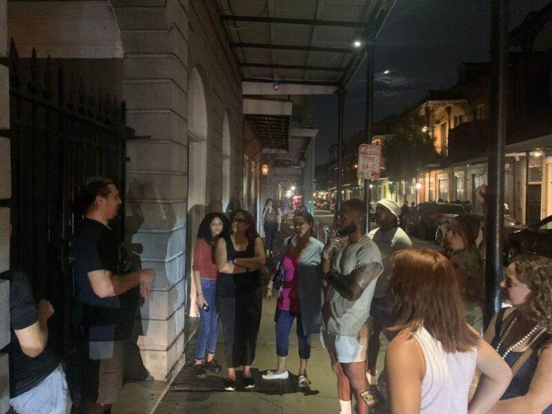 ghost-tour-with-ghost-hunting-gear