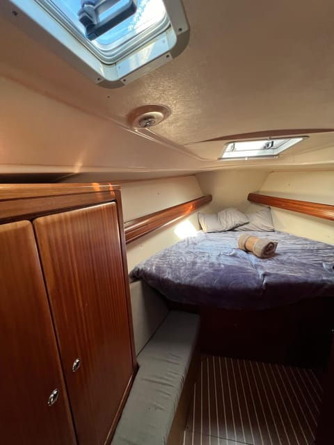 golden-hour-on-elegant-yacht-sunset-tour-in-lagos-algarve