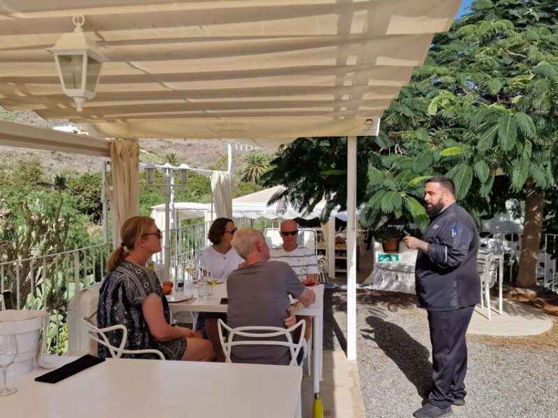 gran-canaria-tasting-wine-local-cheese