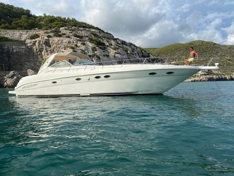 gran-canaria-yacht-excursion-with-drinks-lunch-and-snorkeling