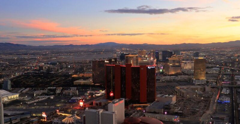 grand-canyon-helicopter-landing-tour-with-vegas-strip