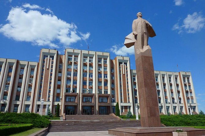 group-milestii-mici-winery-transnistria-and-bender-fortress