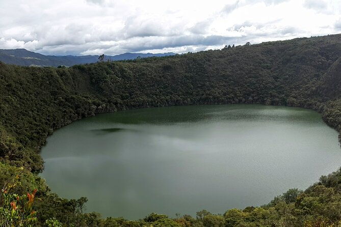 guatavita-and-salt-cathedral-group-tour-and-daily-departure-2