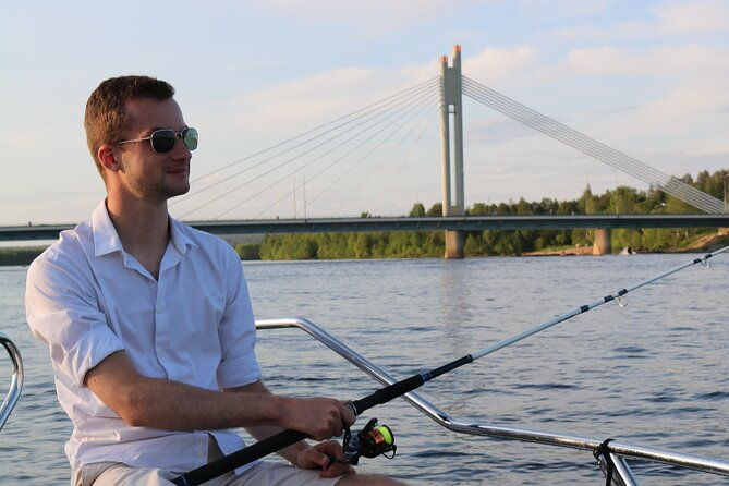 guided-midnight-sun-fishing-and-sightseeing-boat-tour