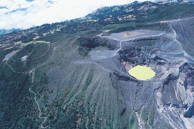 half-day-irazu-volcano-and-basilica-of-the-angels