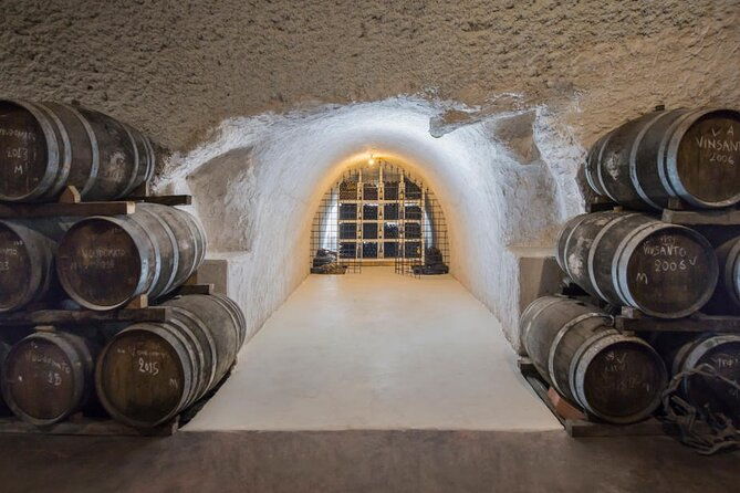 half-day-private-wine-tasting-tour-in-thira
