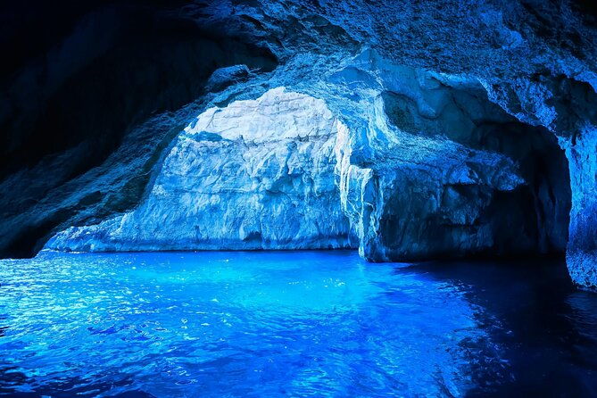half-day-tour-in-marsaxlokk-village-market-blue-grotto-qrendi