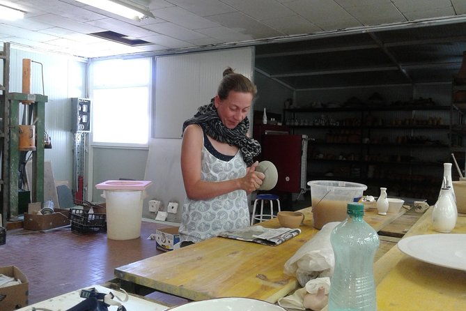 hands-on-clay-be-creative-and-make-a-pot
