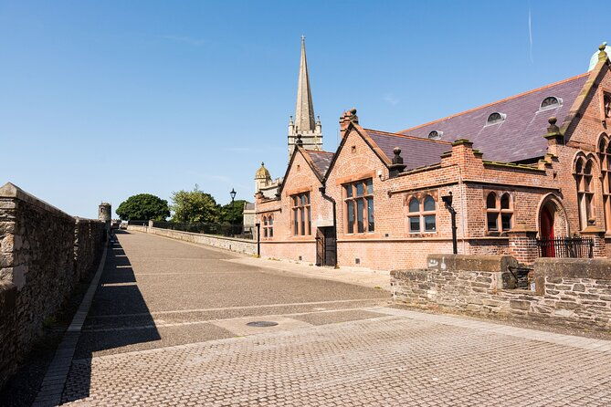 heritage-and-stories-a-comprehensive-derry-private-walking-tour