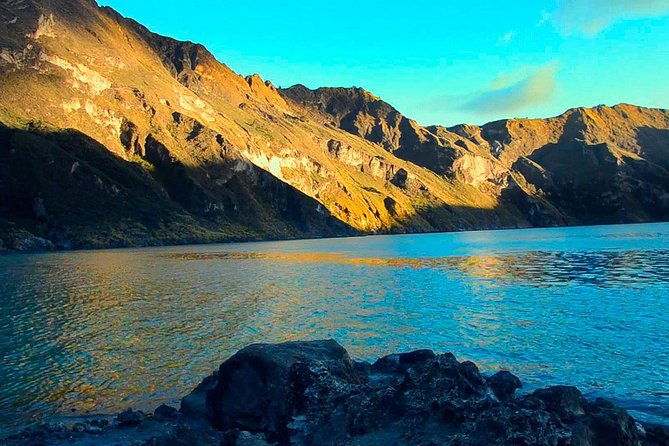 hiking-day-trip-to-quilotoa-lagoon-from-quito