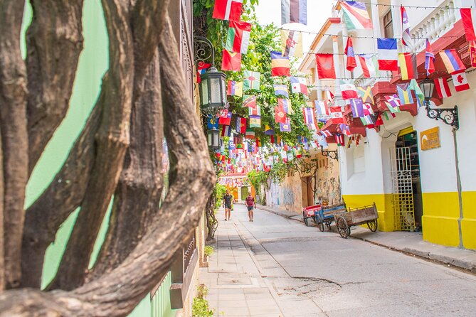 historic-walking-tour-of-the-getsemani-neighborhood
