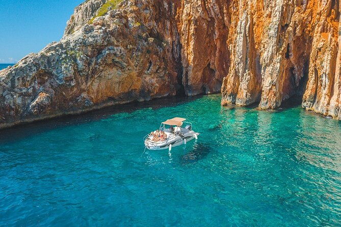 hvar-and-red-rocks-private-boat-tour-from-split-or-trogir