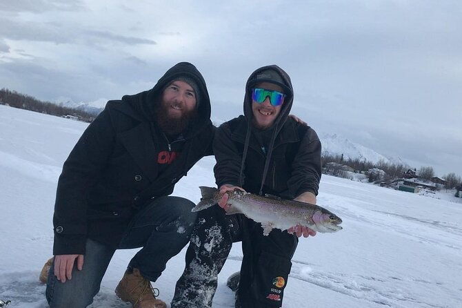 ice-fishing-experience-in-anchorage