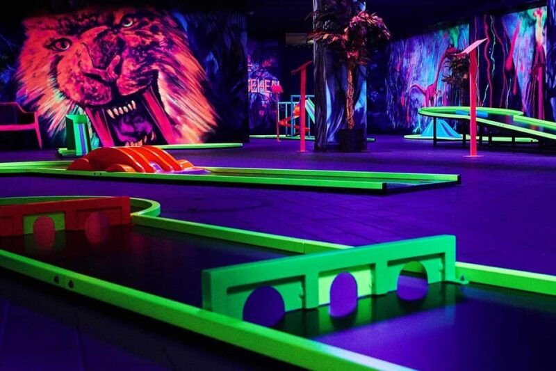 innsbruck-3d-mini-golf-with-dazzling-light-effects