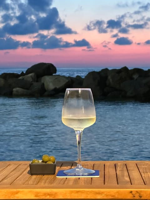 italian-aperitif-at-the-sunset-by-the-sea