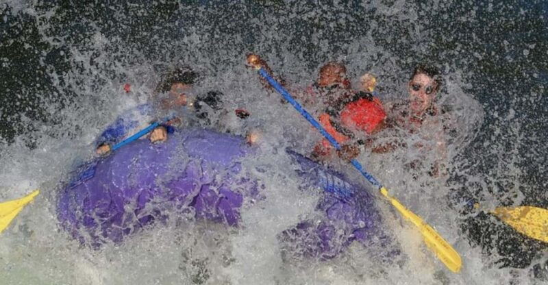 jackson-hole-snake-river-whitewater-small-boat-big-thrill