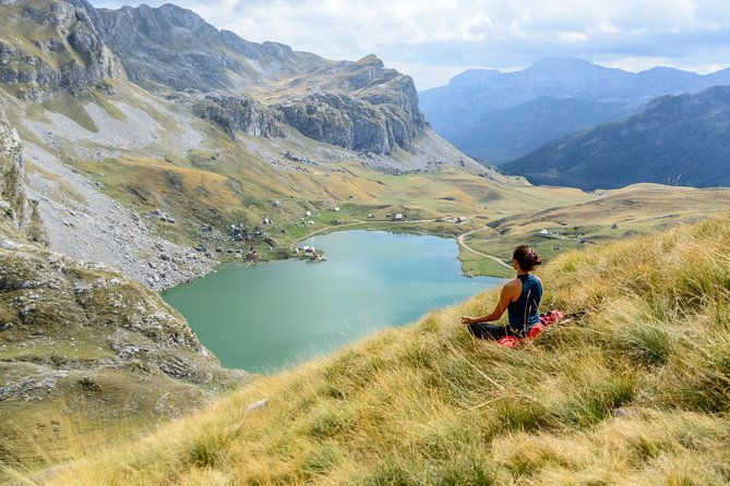 kapetanovo-lake-hiking