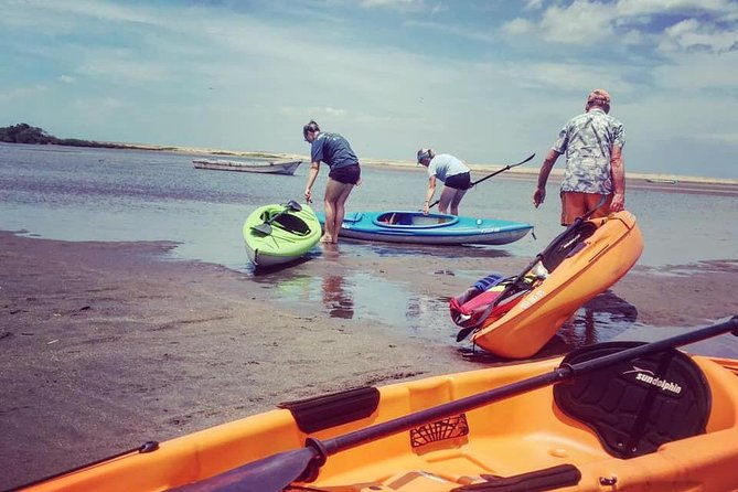 kayak-private-tour-at-juan-venado-island