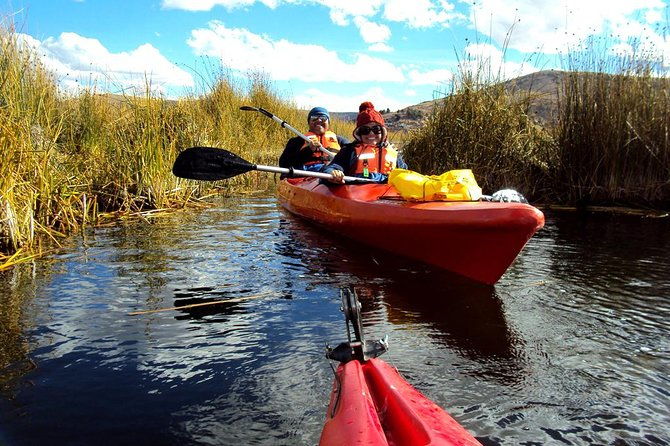 kayaking-to-uros-floating-islands-lake-titicaca