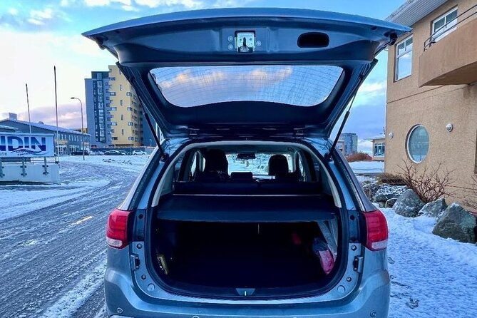 keflavik-airport-transfer-to-from-reykjavik-city-limits