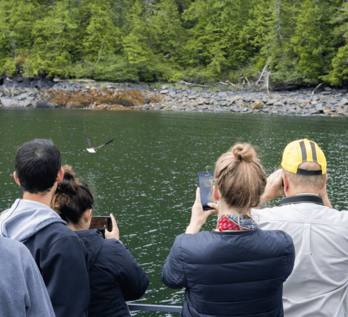 ketchikan-wilderness-boat-cruise-and-crab-feast-lunch