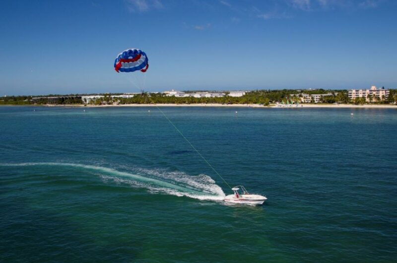 key-west-parasailing-at-smathers-beach