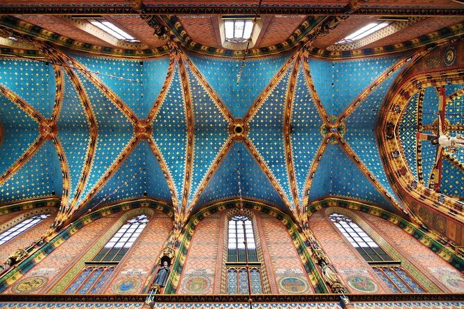 krakow-old-town-marys-church-and-rynek-underground-guided-tour
