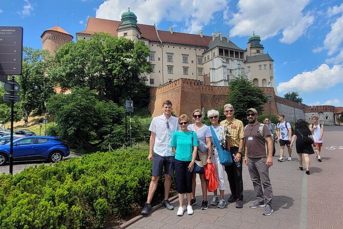 krakow-warsaw-private-transfer-with-czestochowa-black-madonna-private-tour