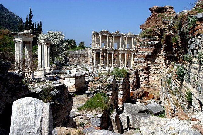 kusadasi-port-private-ephesus-tour-sirince-village-with-lunch