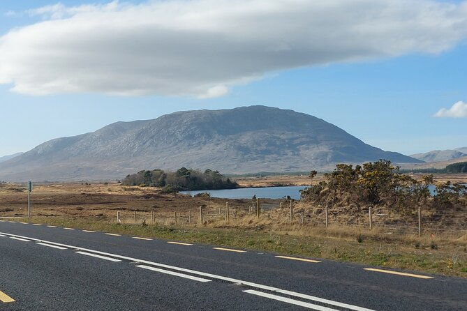 kylemore-abbey-sky-road-aughnanure-private-tour-from-galway