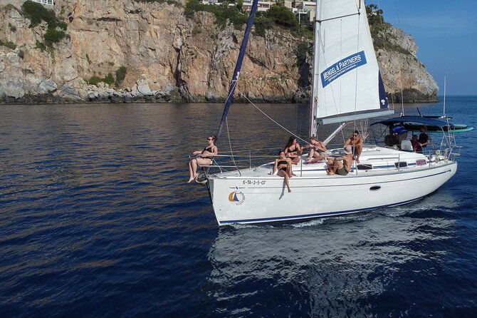 la-herradura-sailboat-with-a-view-of-dolphins-private
