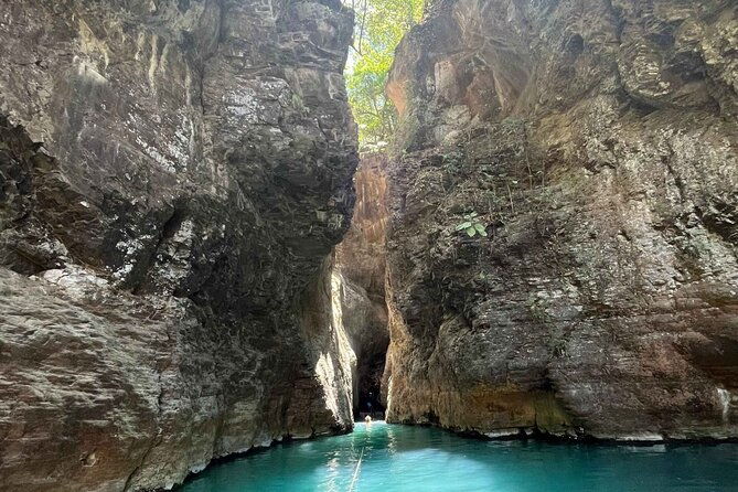 la-leona-waterfalls-hike-tour